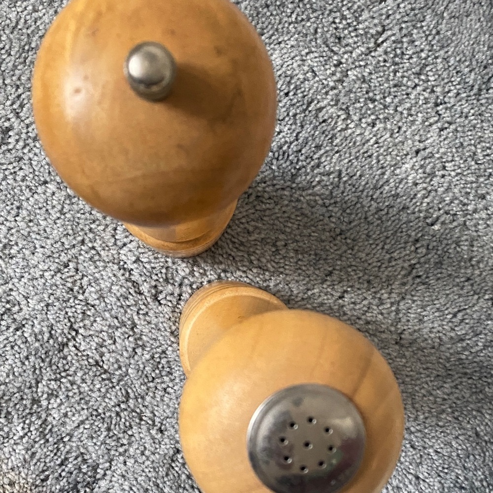 Wooden Salt and Pepper Grinder Set - Picture 6 of 6